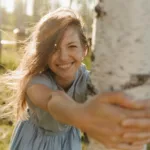 mujer sonriendo