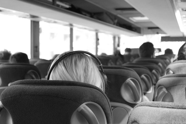 personas en el colectivo