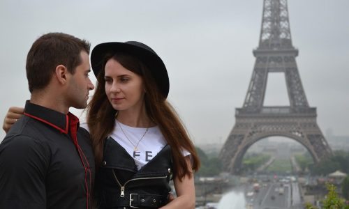 pareja en paris