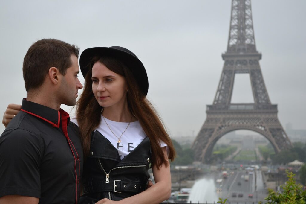 pareja en paris