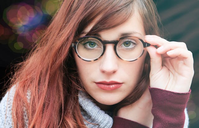 mujer joven atractiva
