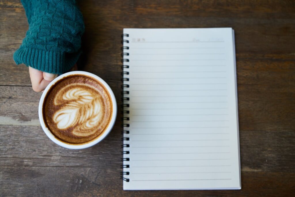 cafe y cuaderno
